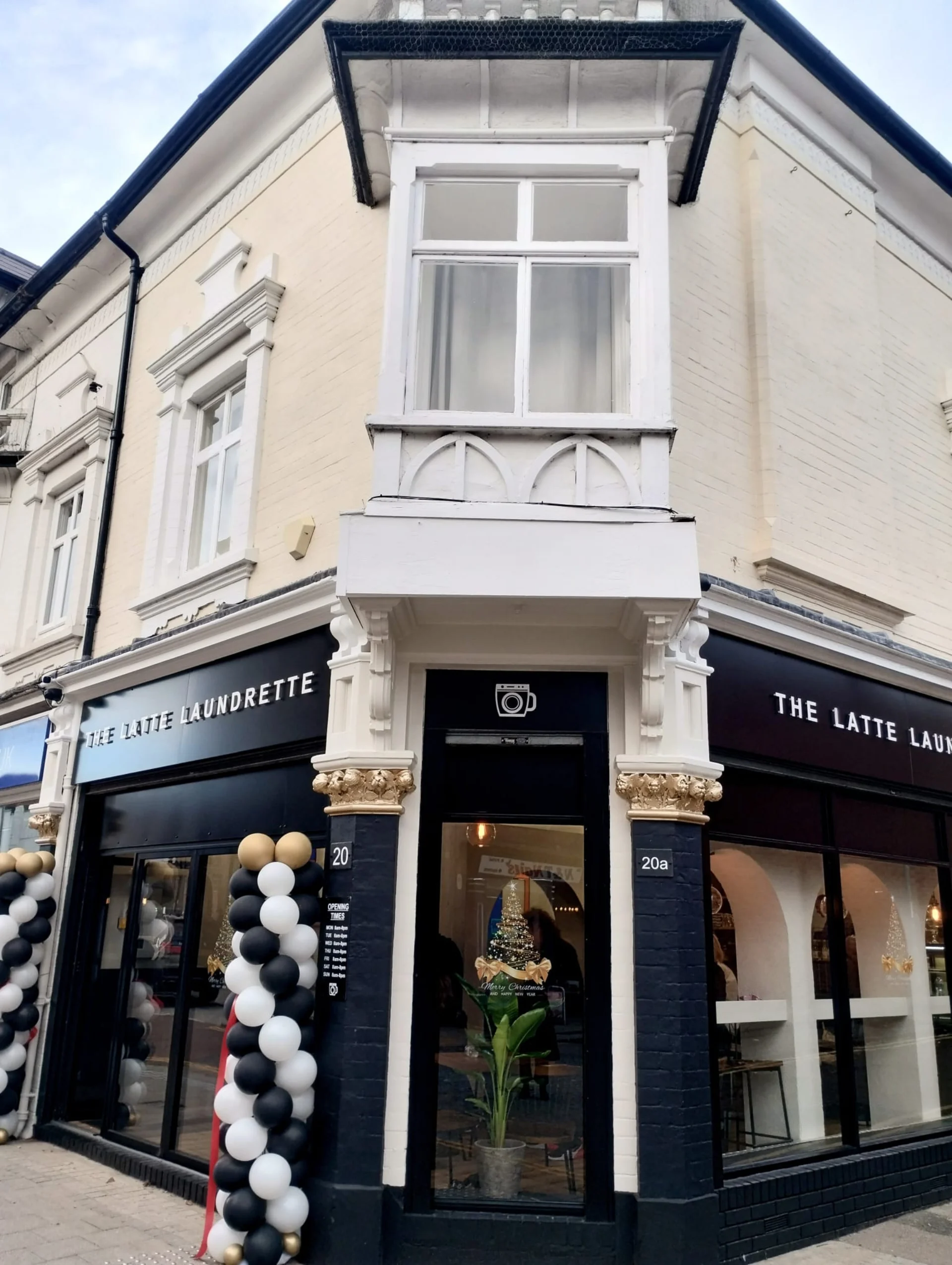 Cafe Frontage - High Street Rushden